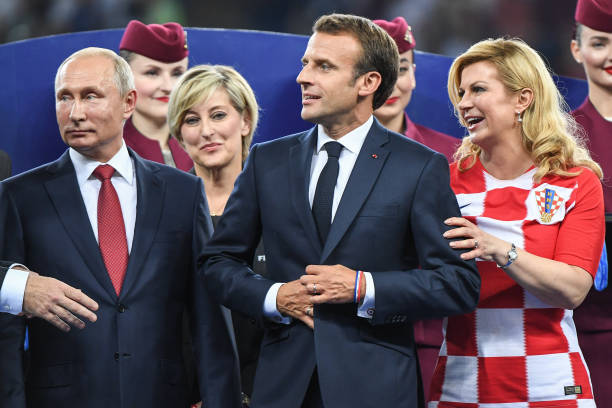 對抗中處於 對抗中處於