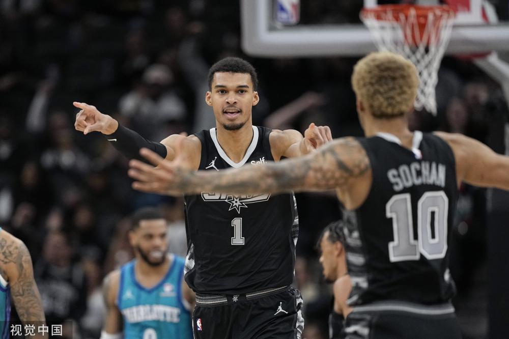 运动员们在 运动员们在