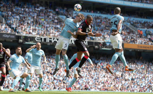 她經常被許 她經常被許